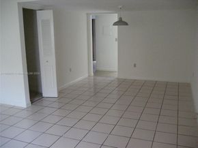 10806 N Kendall Dr P26, Miami FL 33176