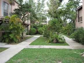 10806 N Kendall Dr P26, Miami FL 33176