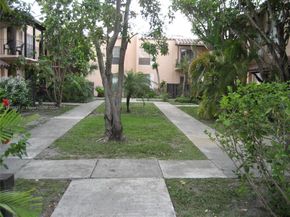 10806 N Kendall Dr P26, Miami FL 33176