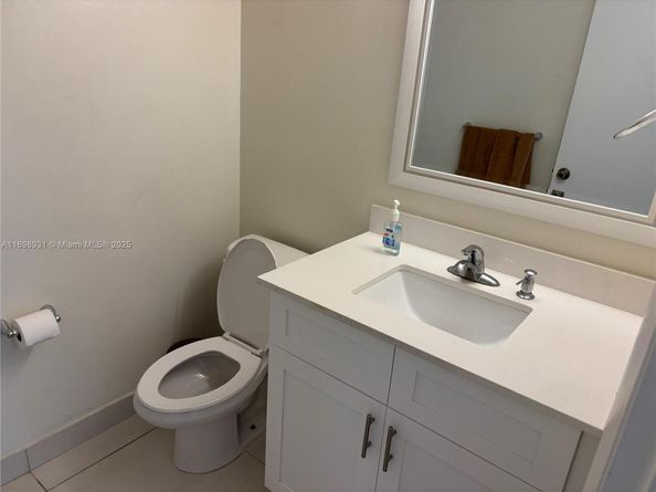 10806 N Kendall Dr P26, Miami FL 33176