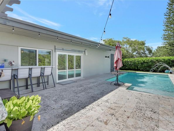 1824 SW 100th Ave, Miami FL 33165