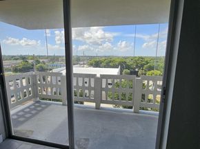 15600 NW 7th Ave 703, Miami FL 33169