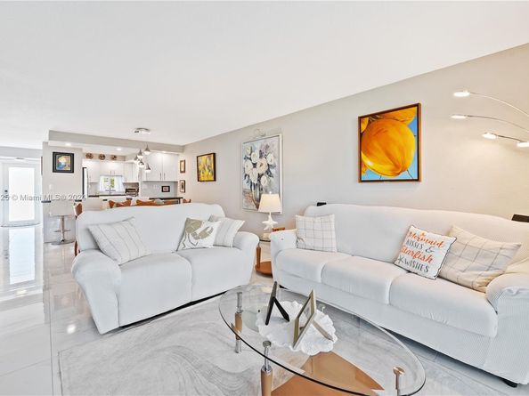 711 S Hollybrook Dr 109, Pembroke Pines FL 33025
