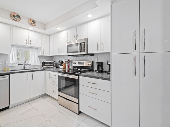 711 S Hollybrook Dr 109, Pembroke Pines FL 33025