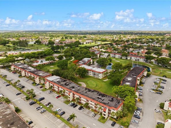 711 S Hollybrook Dr 109, Pembroke Pines FL 33025