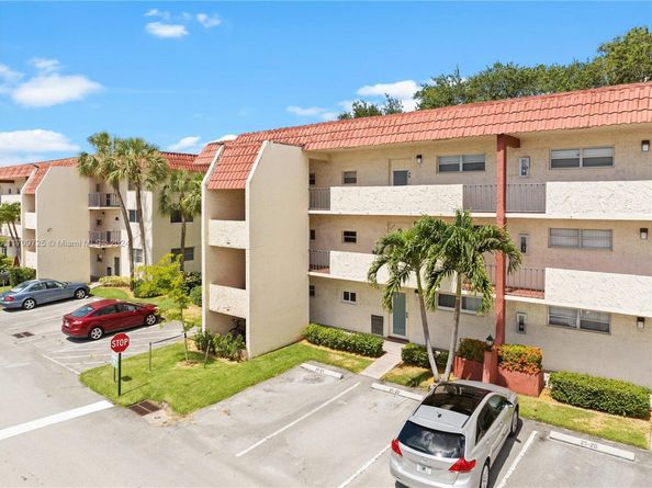 711 S Hollybrook Dr 109, Pembroke Pines FL 33025