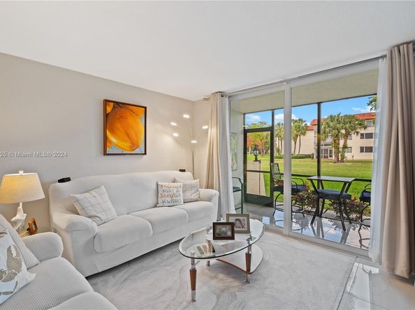 711 S Hollybrook Dr 109, Pembroke Pines FL 33025