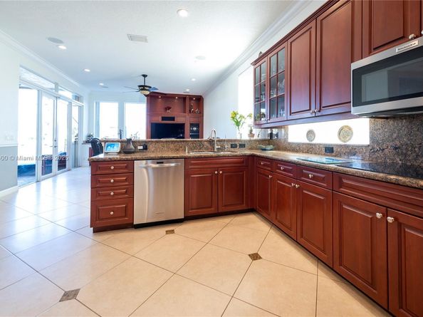 18991 SW 32nd St, Miramar FL 33029