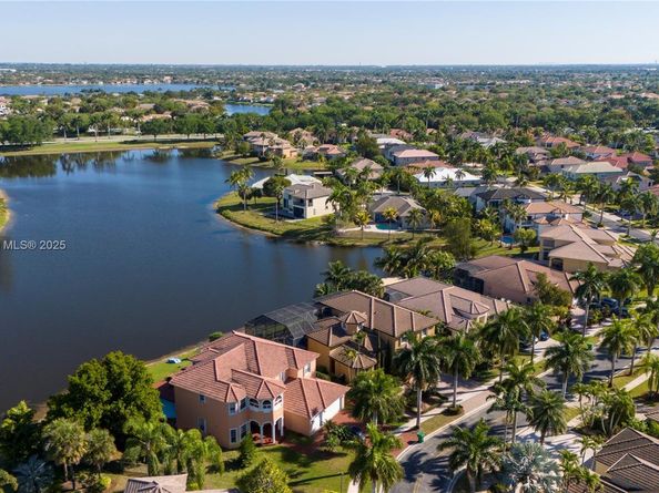 18991 SW 32nd St, Miramar FL 33029