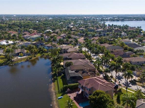 18991 SW 32nd St, Miramar FL 33029