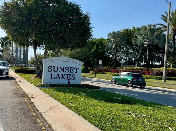 18991 SW 32nd St, Miramar FL 33029