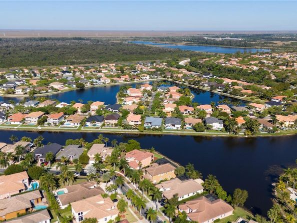 18991 SW 32nd St, Miramar FL 33029