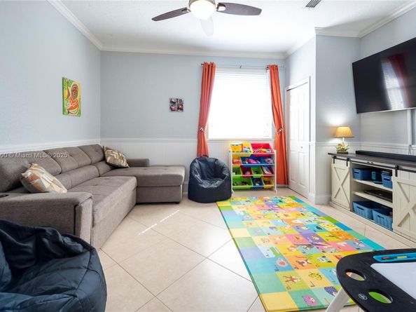 18991 SW 32nd St, Miramar FL 33029