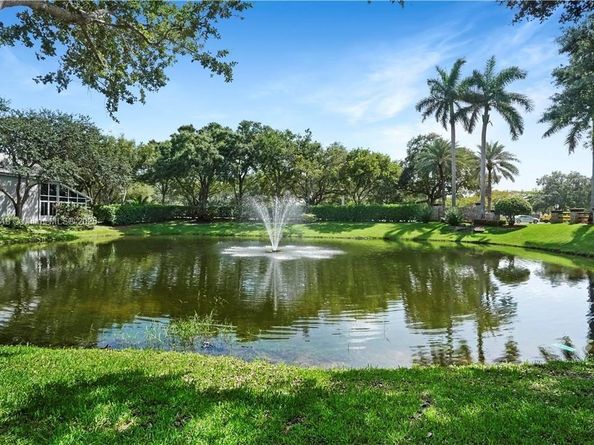 6713 NW 80th Mnr, Parkland FL 33067