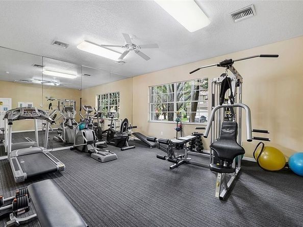 6713 NW 80th Mnr, Parkland FL 33067