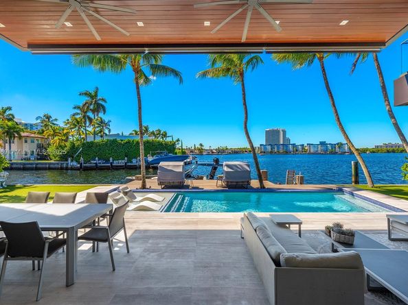 16470 NE 30th Ave, North Miami Beach FL 33160