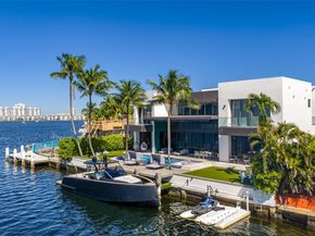 16470 NE 30th Ave, North Miami Beach FL 33160