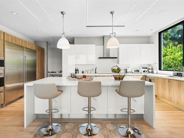 16470 NE 30th Ave, North Miami Beach FL 33160