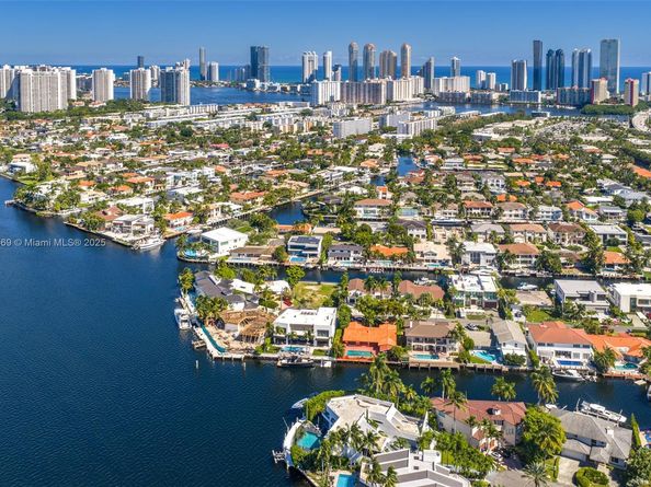 16470 NE 30th Ave, North Miami Beach FL 33160