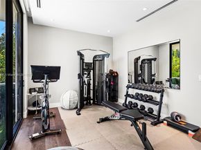 16470 NE 30th Ave, North Miami Beach FL 33160