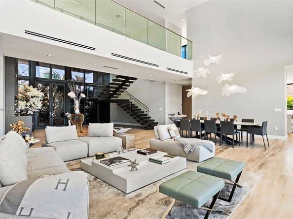 16470 NE 30th Ave, North Miami Beach FL 33160