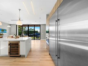 16470 NE 30th Ave, North Miami Beach FL 33160