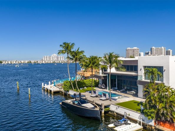 16470 NE 30th Ave, North Miami Beach FL 33160