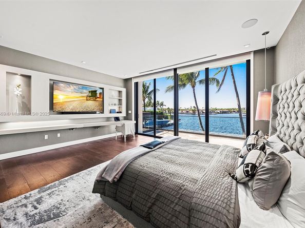 16470 NE 30th Ave, North Miami Beach FL 33160