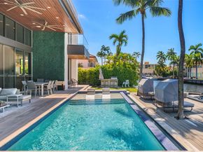 16470 NE 30th Ave, North Miami Beach FL 33160