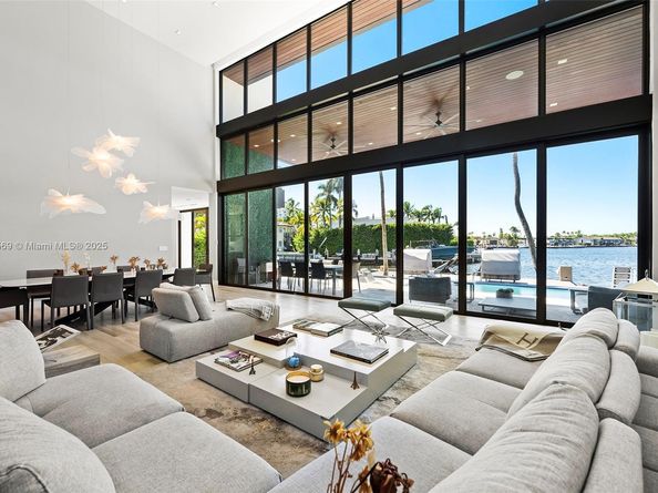 16470 NE 30th Ave, North Miami Beach FL 33160