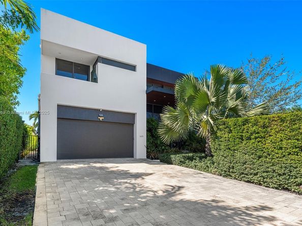 16470 NE 30th Ave, North Miami Beach FL 33160