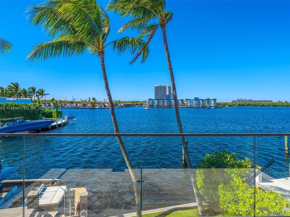 16470 NE 30th Ave, North Miami Beach FL 33160