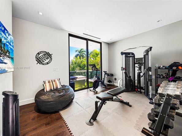 16470 NE 30th Ave, North Miami Beach FL 33160