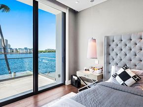 16470 NE 30th Ave, North Miami Beach FL 33160