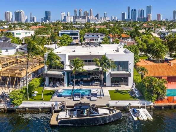 16470 NE 30th Ave, North Miami Beach FL 33160