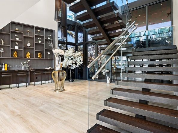 16470 NE 30th Ave, North Miami Beach FL 33160