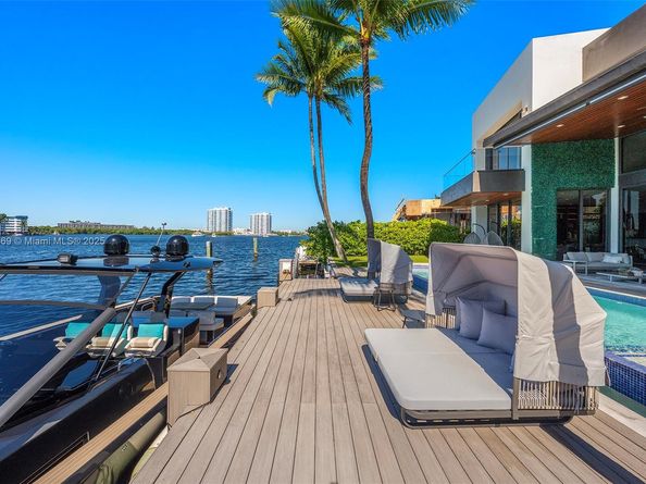 16470 NE 30th Ave, North Miami Beach FL 33160