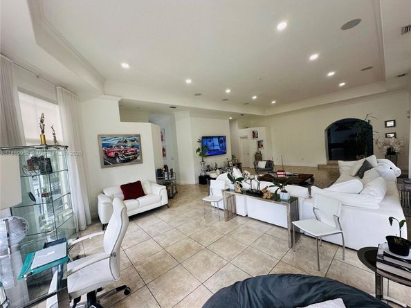 6040 SW 97th Ave, Miami FL 33173