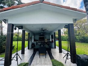 6040 SW 97th Ave, Miami FL 33173