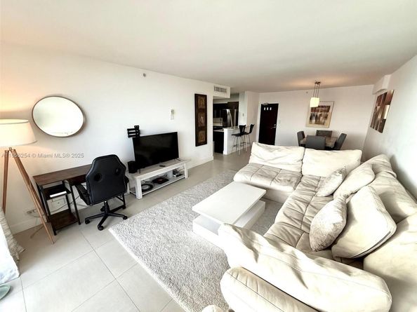 Undisclosed Address #A11856254, Miami Beach FL 33139