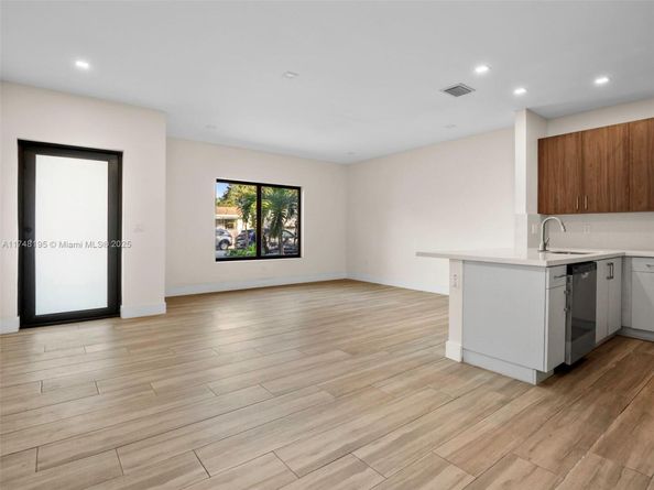 5428 NW 3rd Ave, Miami FL 33127
