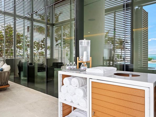 2000 S Ocean Dr 22B, Hallandale Beach FL 33009