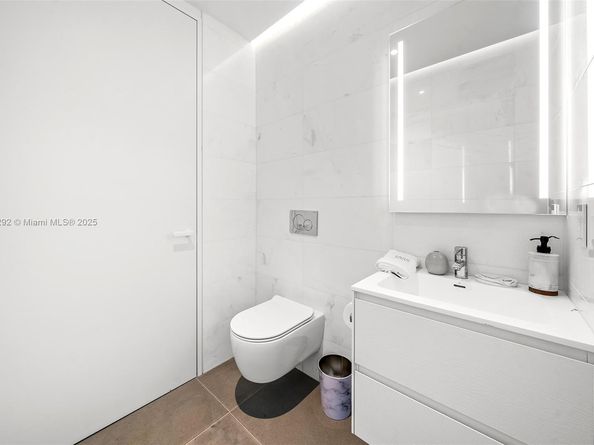 2000 S Ocean Dr 22B, Hallandale Beach FL 33009