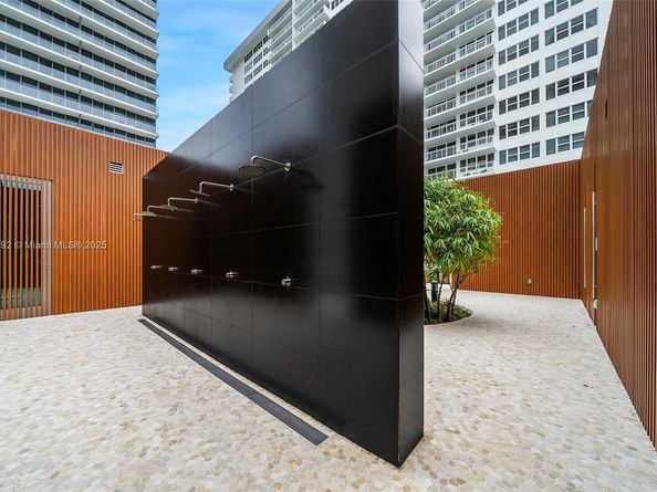 2000 S Ocean Dr 22B, Hallandale Beach FL 33009