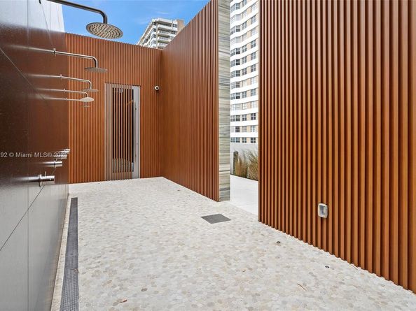 2000 S Ocean Dr 22B, Hallandale Beach FL 33009