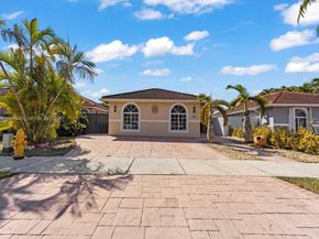 4962 SW 143rd Ave, Miami FL 33175