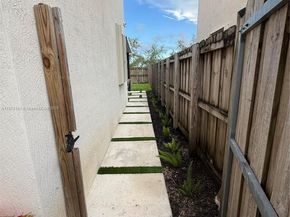 3372 SE 7th Ct, Homestead FL 33033
