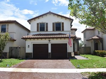 3372 SE 7th Ct