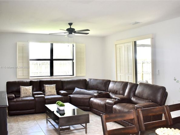 3372 SE 7th Ct, Homestead FL 33033