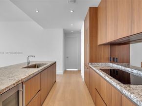 175 SE 25 Rd 3003, Miami FL 33129